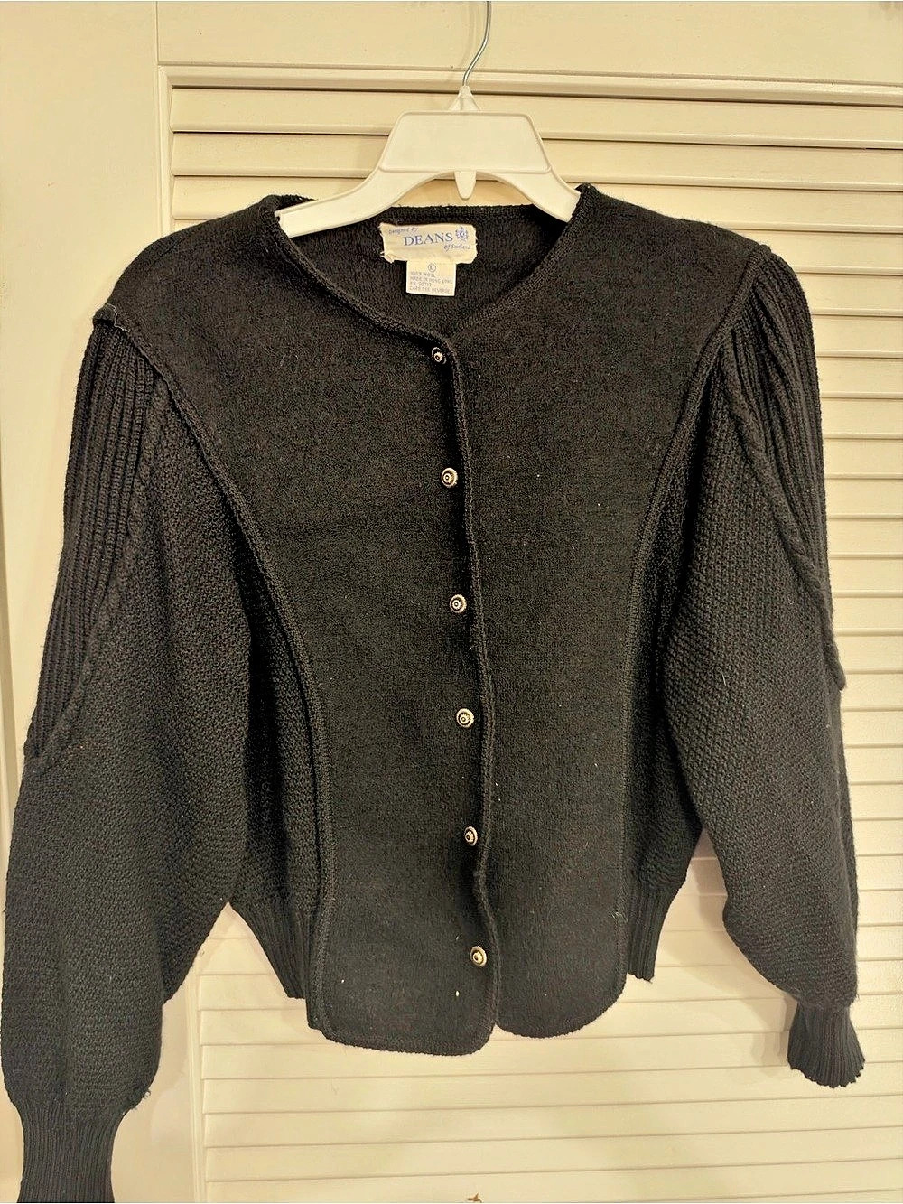 Dean's of Scotland Wool Cardigan in Black Size Medium